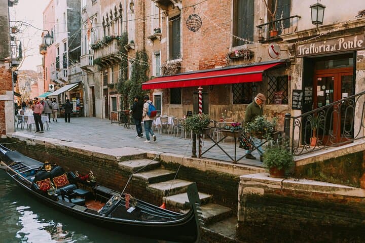 Venice Walking Guided Tour and Gondola Ride — photo 1 of 4