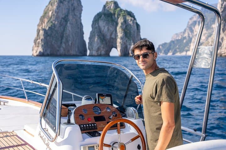 Private Boat Tour through the Crystal Clear Waters of Capri — photo 1 of 14