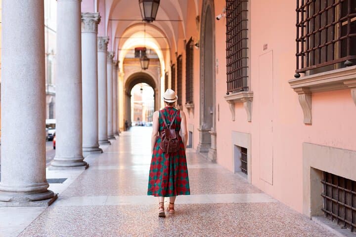 Bologna Top Historical Sites Private Guided Walking Tour — photo 1 of 12