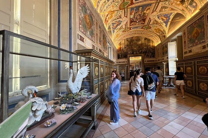 Vatican Museum & Sistine Chapel guided tour Optional Basilica. — photo 1 of 17