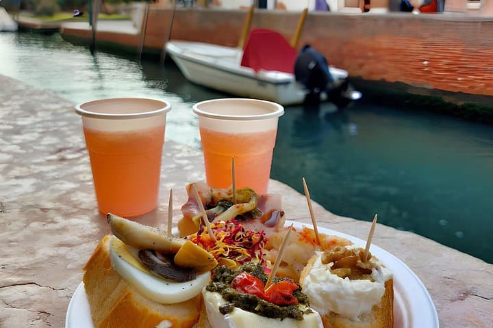 2 Hour Cicchetti and Wine Tasting Tour in Venice — photo 1 of 11