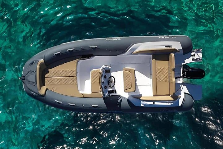 Boat rental in Sorrento Peninsula and Amalfi Coast — photo 1 of 9