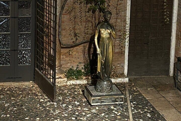 The Hidden Side of Verona: Secrets, History, and Legends — photo 1 of 8