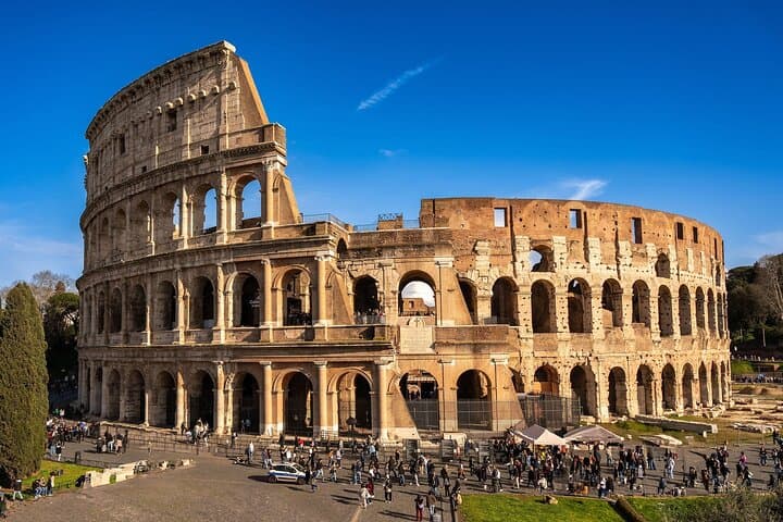 Guided Tour of Colosseum, Roman Forum & Palatine Hill in Rome — photo 1 of 26