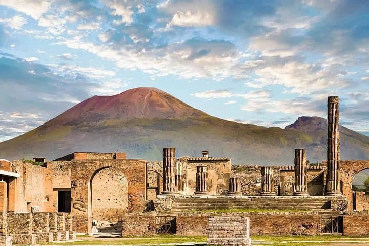 Pompeii, Vesuvius and Wine Tasting Tour — photo 1 of 6