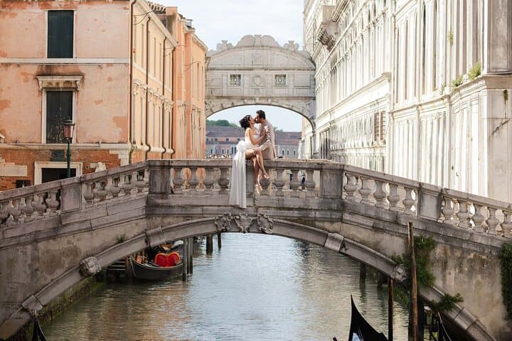 Professional Photographer in Venice, Italy — photo 1 of 11