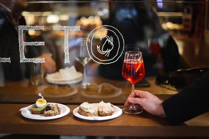 Venice Bacaro Food Tour: Eat and Drink like a Venetian — photo 1 of 19