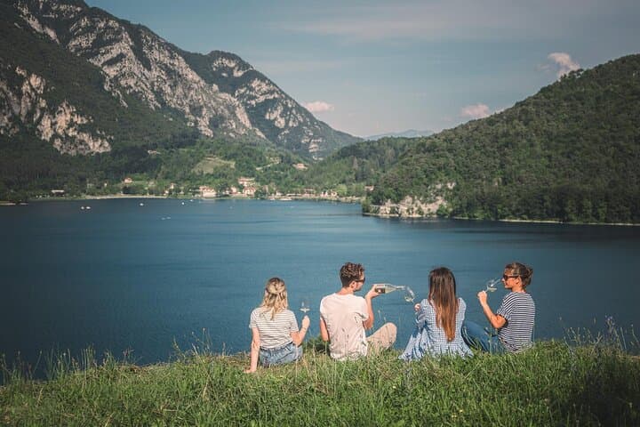 Wine Pic Nic with Stunning Lake View in Ledro — photo 1 of 11