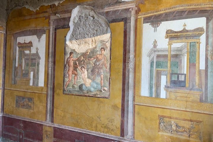 Pompeii Private Tour from Positano with an Archaeologist — photo 1 of 12
