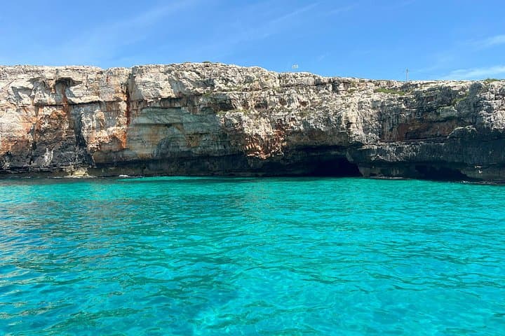 Tour to the caves of Leuca exclusive boat — photo 1 of 7