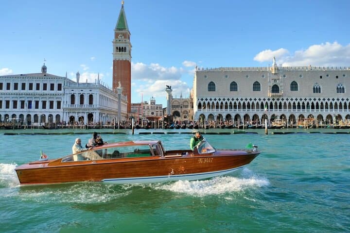Murano Glassblowing Tour: Boat Ride & Factory Visit — photo 1 of 6