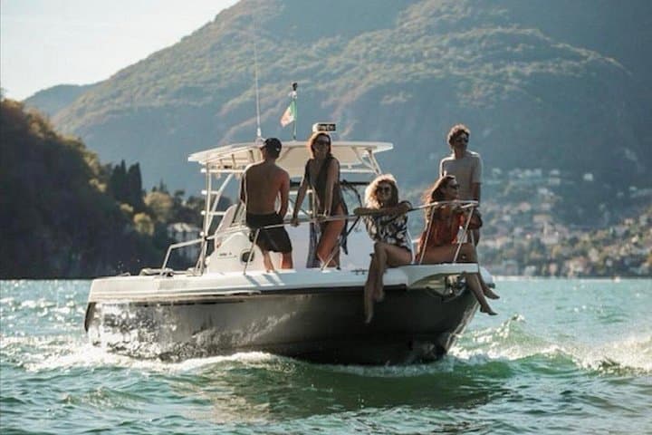 4 Hours Shared Boat Tour in Lake Como — photo 1 of 5