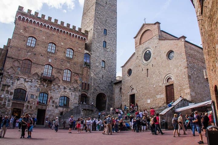 From Siena to San Gimignano: Hilltop Towns & Wine Tasting Escape — photo 1 of 8