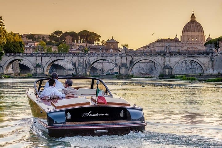 Private Guided History River Tour on a Luxury Boat — photo 1 of 9