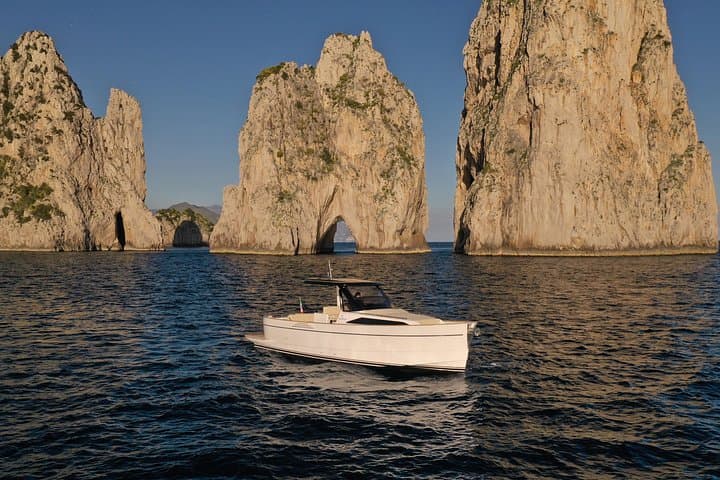 Private Capri Boat Tour with Gozzo 35 Apreamare — photo 1 of 18