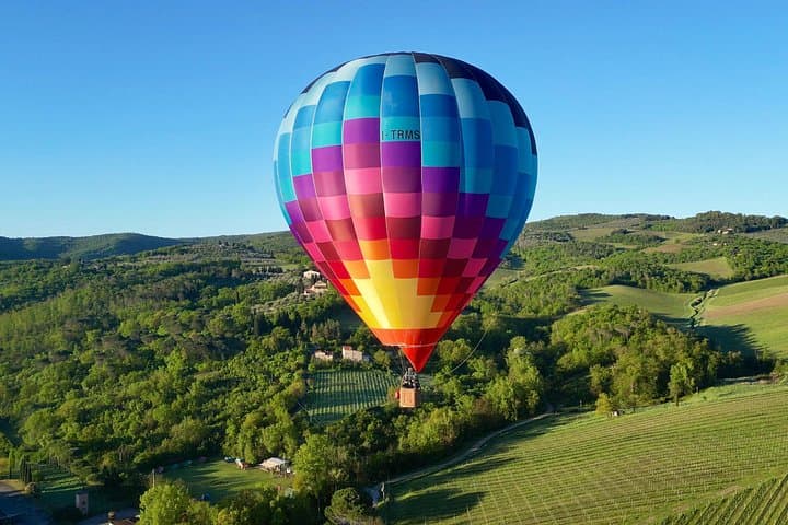 Sunrise Balloon Flight over Tuscany with Breakfast and Photos — photo 1 of 9