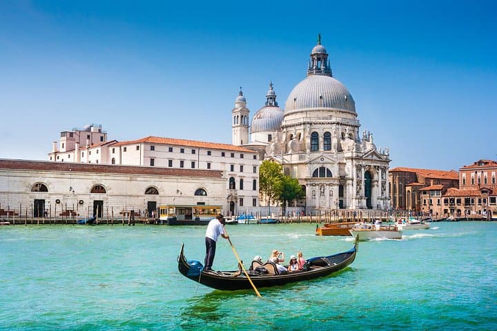 Saint Mark's Basilica Guided Tour with Gondola Ride in Venice — photo 1 of 17