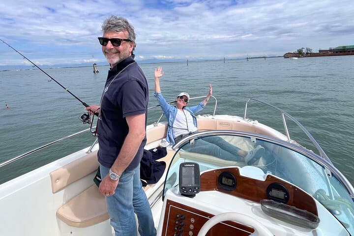 WarmVenice Private Boat Tour between Canals and Venice Lagoon — photo 1 of 8