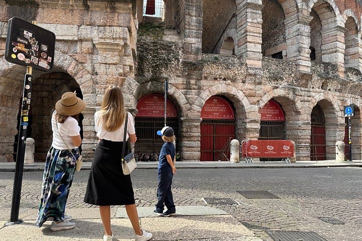 Verona City Highlights Private Guided Tour for Kids and Families — photo 1 of 6