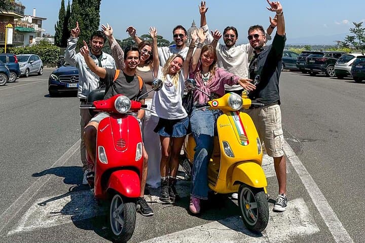 Rome Private Vespa Tour Pick-up from Hotel — photo 1 of 13