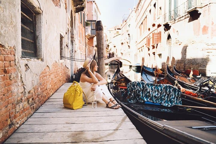 Guided City Walking Tour with Gondola Ride in Venice — photo 1 of 15