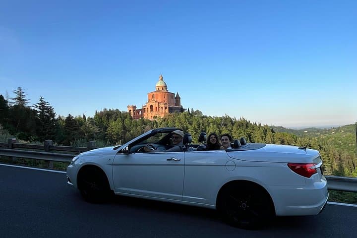 Private Tour of the Hills with Convertible Car in Bologna — photo 1 of 11
