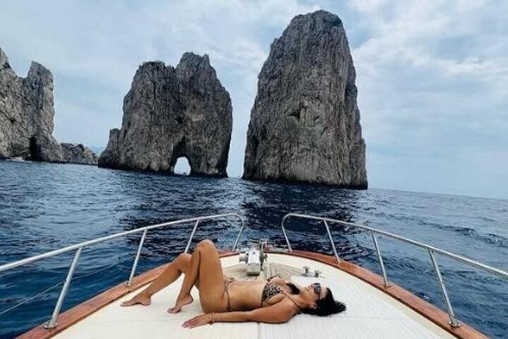 Capri Private Tour: Premium Gozzo — photo 1 of 21