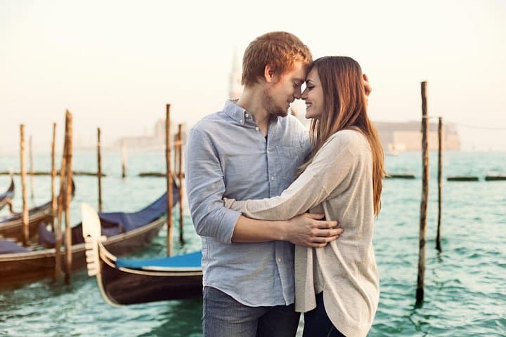 Romantic Photoshoot in Magical Venice — photo 1 of 10