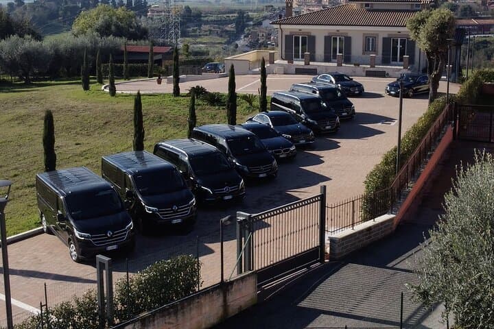 Luxury private Transfer from Milan center to Malpensa Airport — photo 1 of 45