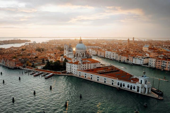 Sunset Boat Tour in Venice — photo 1 of 14