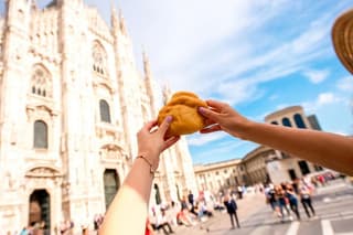 Small-Group Milan Street Food Tour in Brera with Tastings