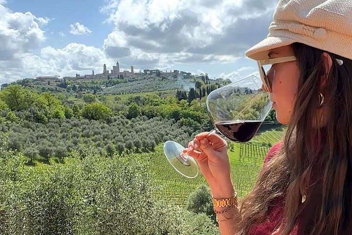 Quick Tuscan escape from Florence: San Gimignano &Wine Experience — photo 1 of 6
