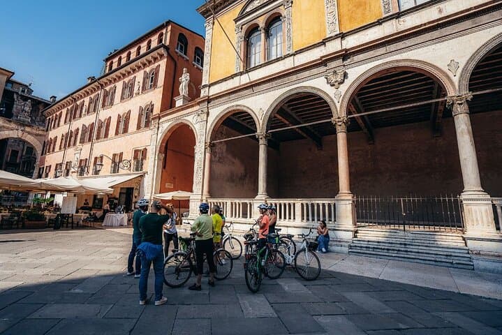 Verona e-bike tour: city center and panoramic views — photo 1 of 10