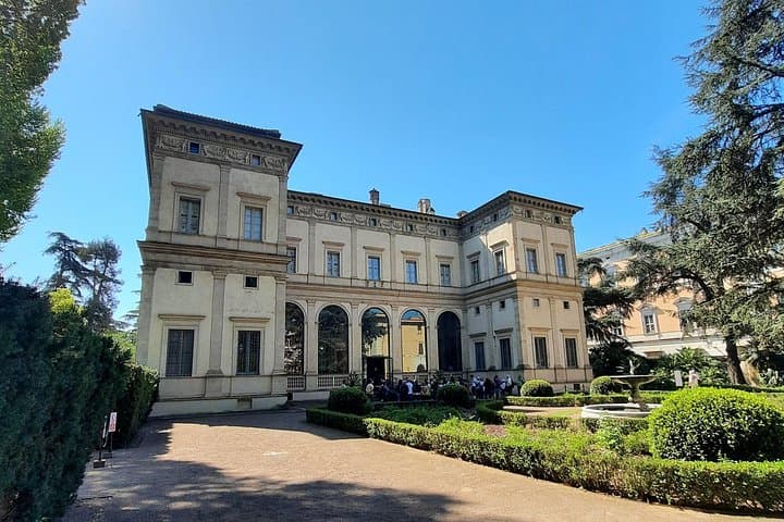 Rome: Campo de' Fiori, Villa Farnesina and Trastevere Tour — photo 1 of 14