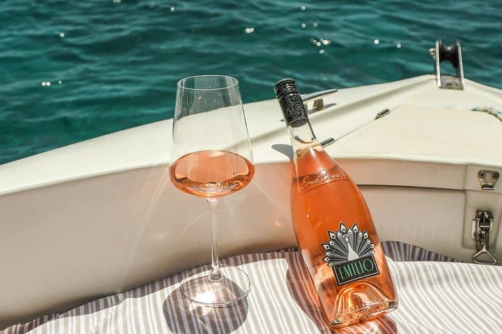 Sunset Wine Tasting on Board — photo 1 of 12
