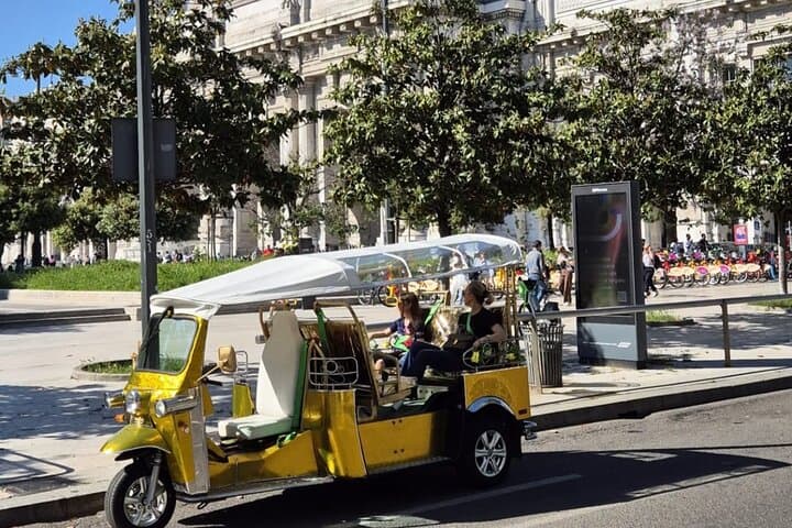 Milano Tuk Tuk Tour Hotel Pickup including ticket to Domo — photo 1 of 6