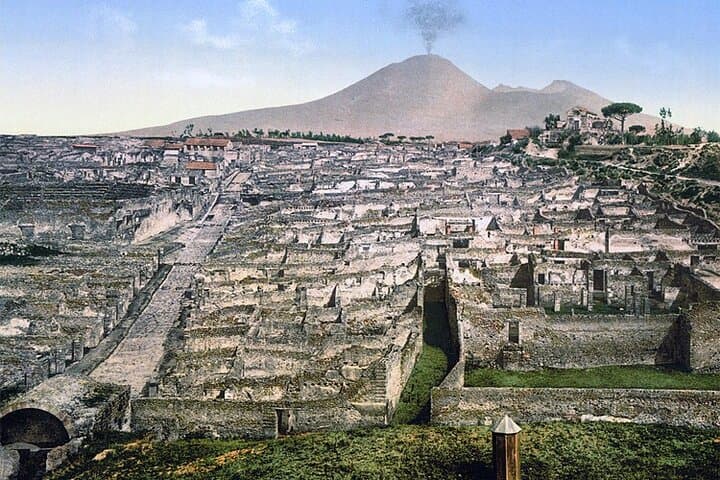 Full Day Private Pompei tour with stop at local winery for lunch — photo 1 of 6