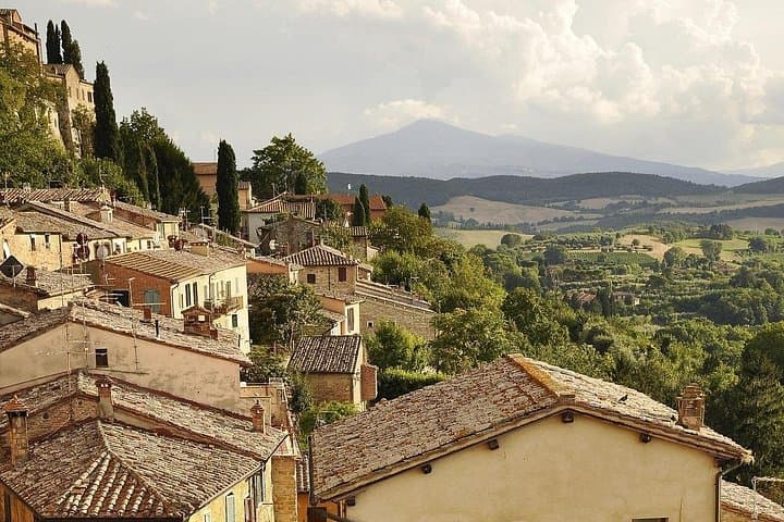Montepulciano - Private Historic Walking Tour — photo 1 of 7