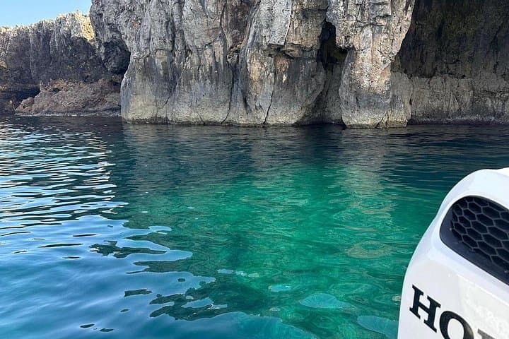 Private tour ortigia, caves and plemmirio 3h (snorkelling and swimming) — photo 1 of 11