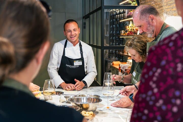 Authentic Roman Pasta & Tiramisu Experience with Italian Wine — photo 1 of 19