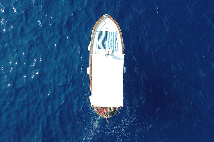 Exclusive Capri Secret Corners : Private Classic Boat Experience — photo 1 of 30