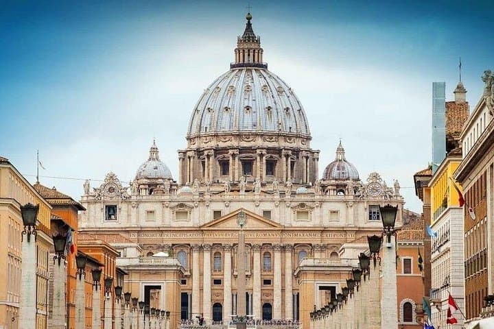 Guided Tour of St. Peter's Basilica + Tombs of the Popes and Caves — photo 1 of 5