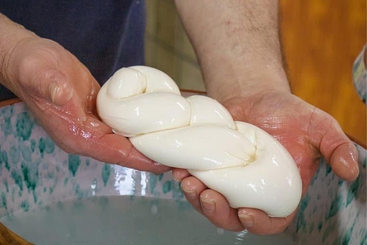 Sorrentine Traditions: Lemon Grove, Mozzarella & Pizza Show — photo 1 of 8