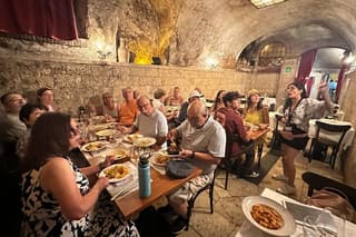 Underground Rome: Food Tour and Hidden Gems City Sightseeing