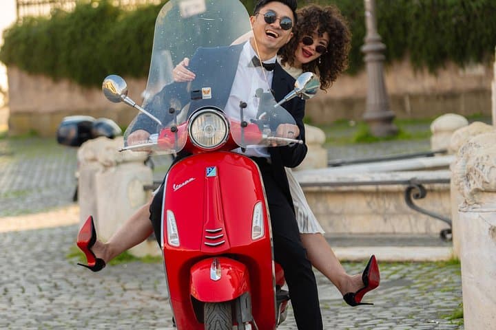 Rome: Private Vespa Tour and Professional Photoshoot — photo 1 of 10
