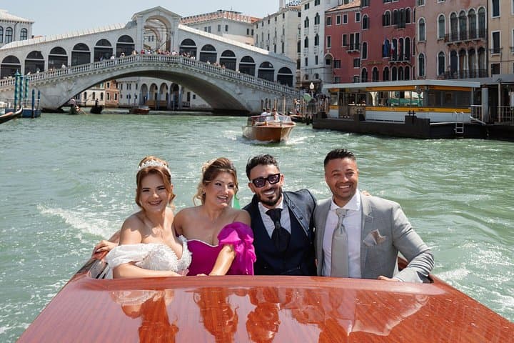 Private Venice Airport Transfer by Water Taxi and Van — photo 1 of 8