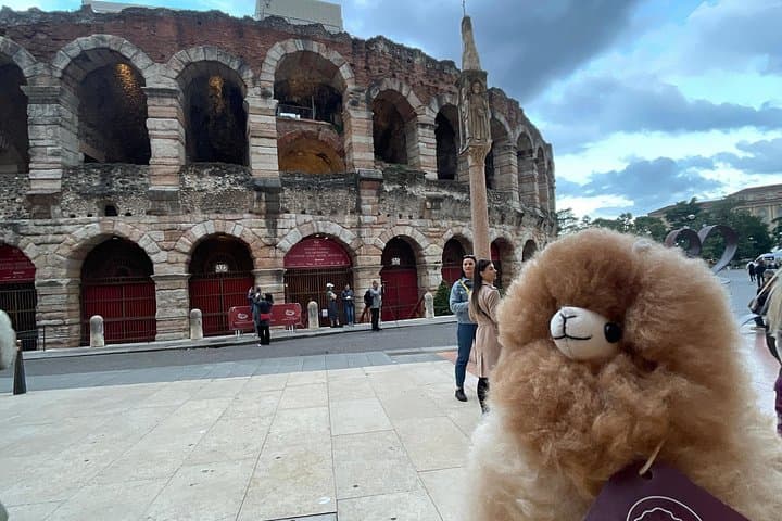 Private Guided Verona Tour of Romeo Juliette and Roman Stones — photo 1 of 7