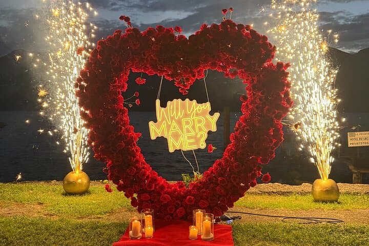 Romantic Marriage Proposal Experience in Lake Garda — photo 1 of 11