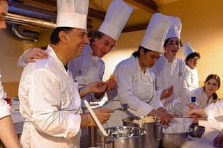 Private Tuscan cooking class with wine tasting