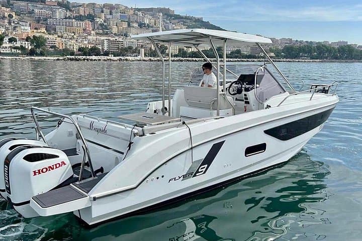 Day trip to Capri on beneteau flyer 9 — photo 1 of 5